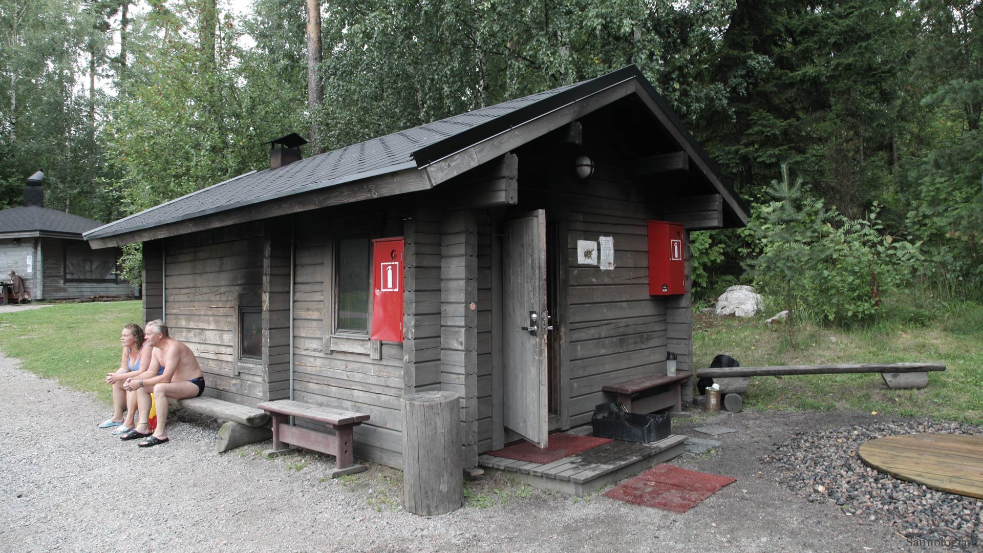 Saunakohdearvio Vantaan Kuusijärvi – savua ja sähköä sopivassa suhteessa |  